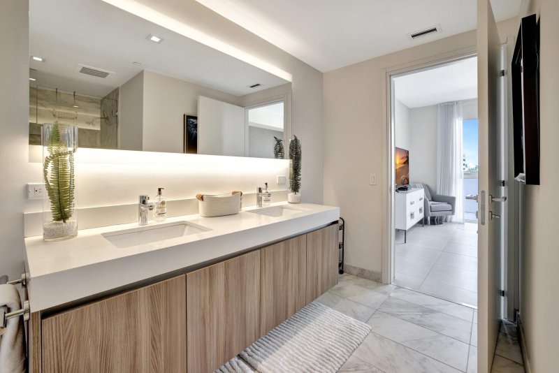 Condo for sale at Tiffany House 413