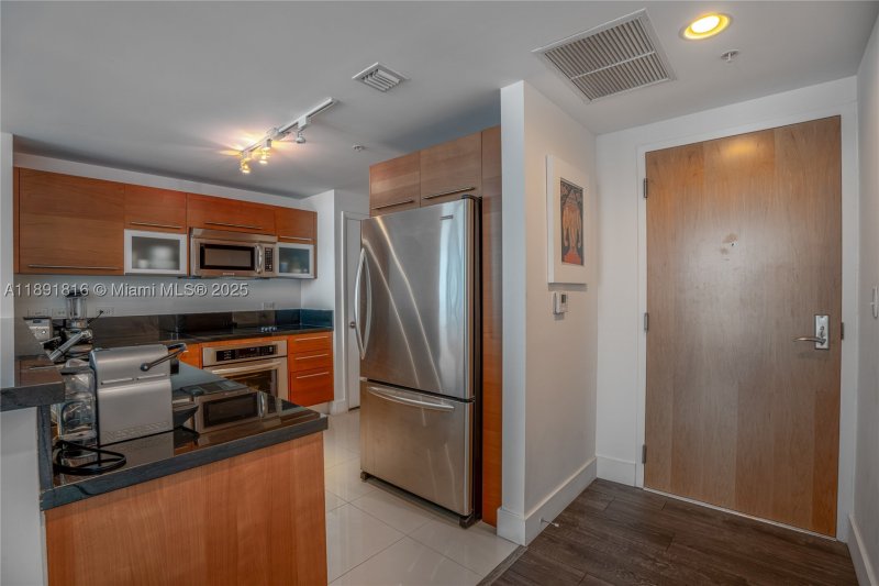 Condo for sale at Vizcayne South Tower 3203