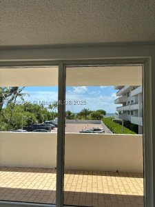 Comprar apartamento no Commodore Club East 208