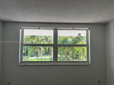 Comprar apartamento no Commodore Club East 208