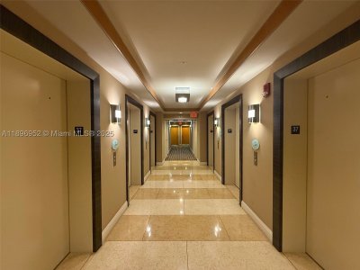 Comprar apartamento no Vizcayne Everglades On The Bay 3708