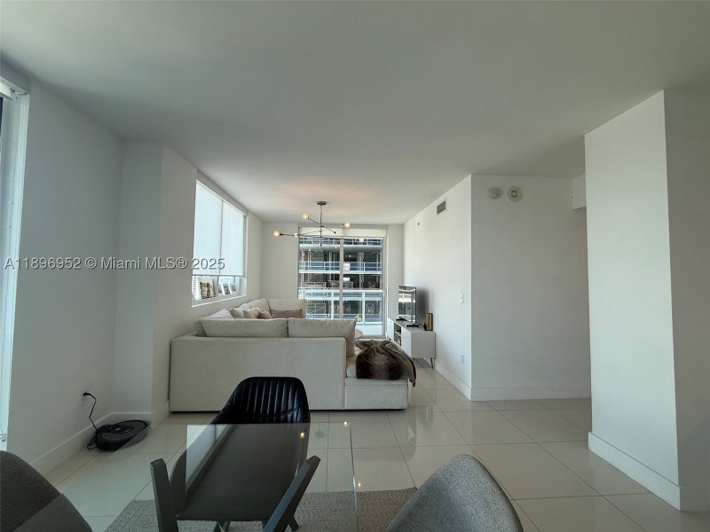Condo for sale at Vizcayne Everglades On The Bay 3708