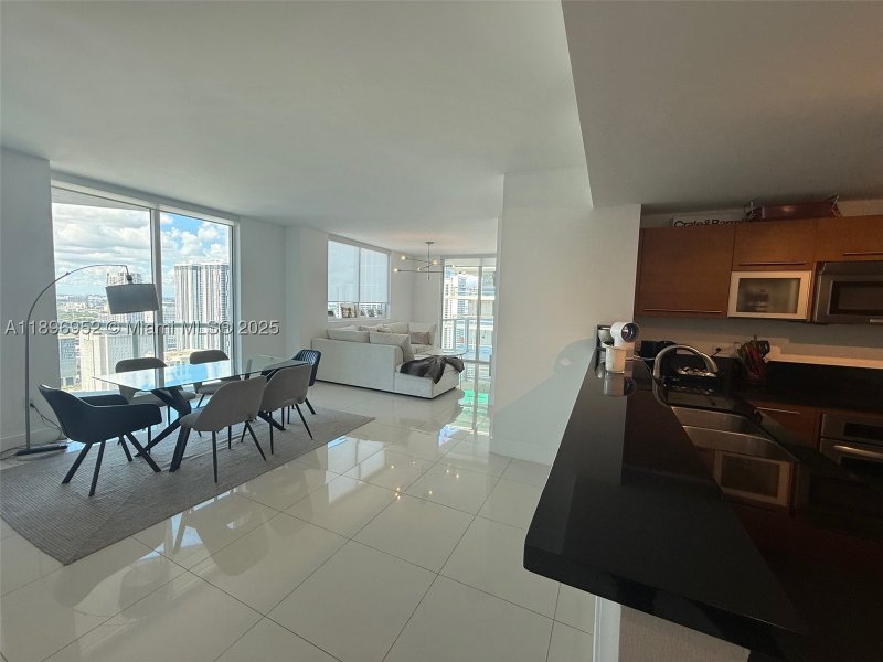 Condo for sale at Vizcayne Everglades On The Bay 3708