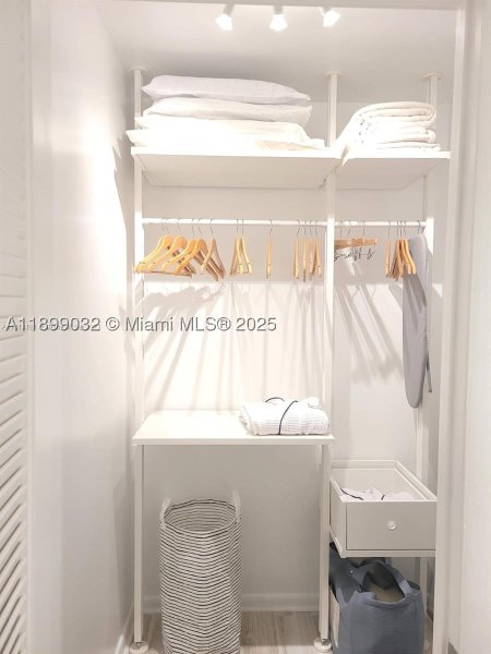 Comprar apartamento en Roney Palace 736