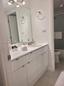 Comprar apartamento en Roney Palace 736