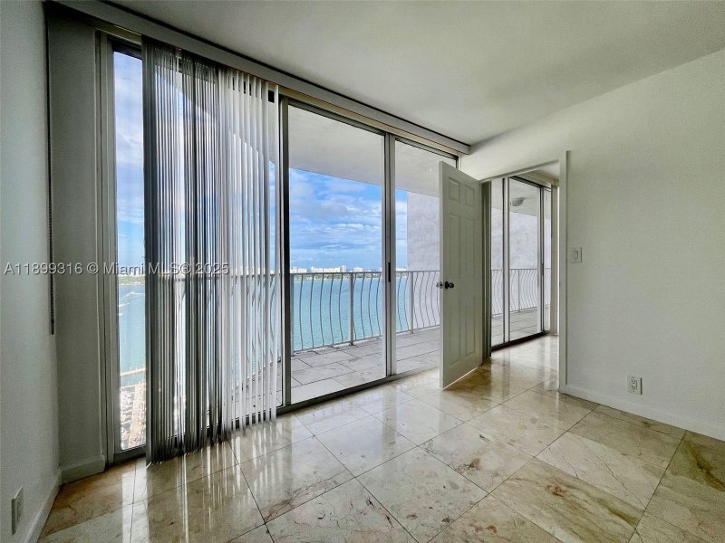 Condo for sale at Grandview Palace 2308