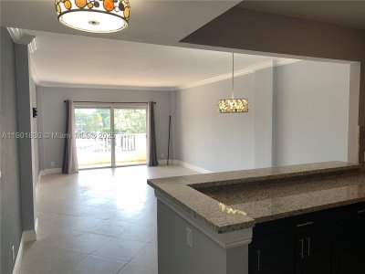 Comprar apartamento no Island Place At North Bay 2M