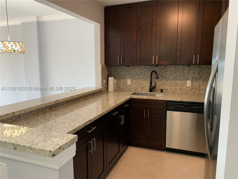 Condo for sale at Island Place At North Bay 2M
