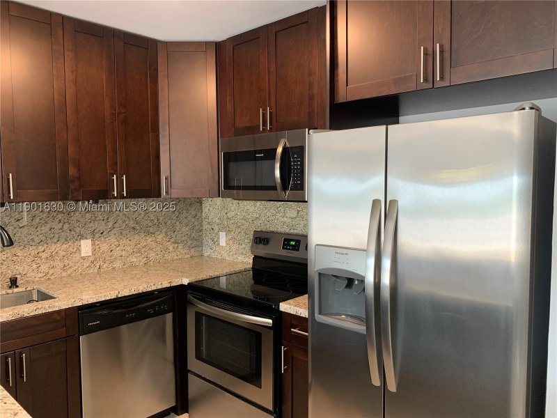 Condo for sale at Island Place At North Bay 2M
