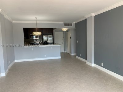 Comprar apartamento no Island Place At North Bay 2M