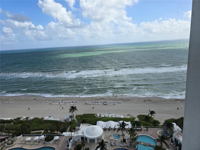 Condo for sale at Trump International Sonesta Beach Resort 1608