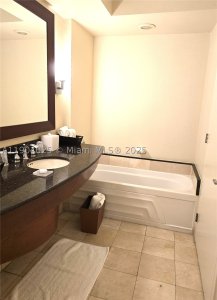 Comprar apartamento en Trump International Sonesta Beach Resort 1608