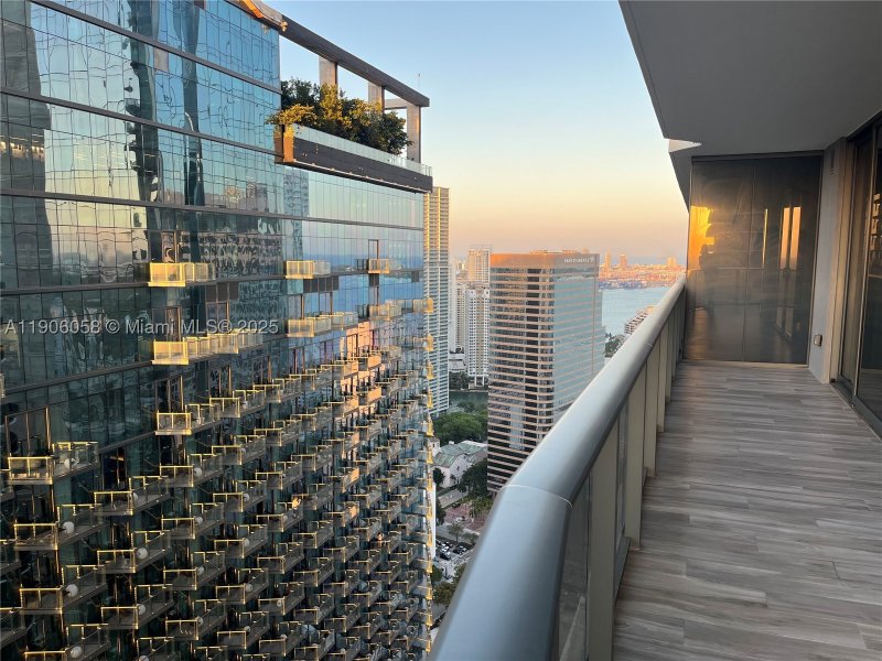 Comprar apartamento en SLS Lux Brickell 4309