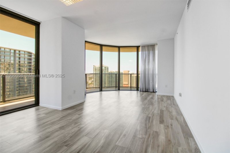 Comprar apartamento en SLS Lux Brickell 4309