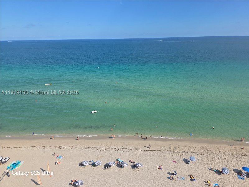 Apartment for rent at Sea Air Towers 1401