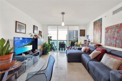 Comprar apartamento no Brickell on the River North 2910