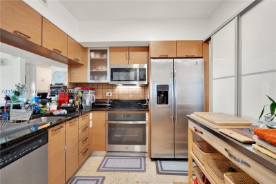 Comprar apartamento no Brickell on the River North 2910