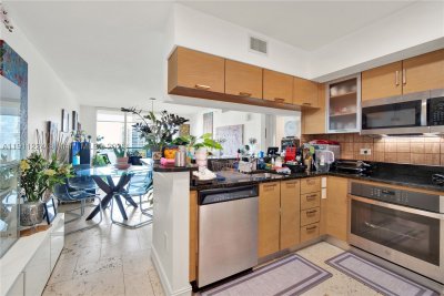 Comprar apartamento no Brickell on the River North 2910