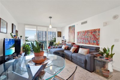 Comprar apartamento no Brickell on the River North 2910