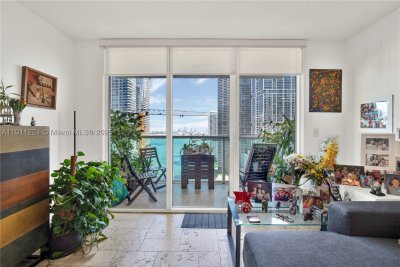 Comprar apartamento no Brickell on the River North 2910