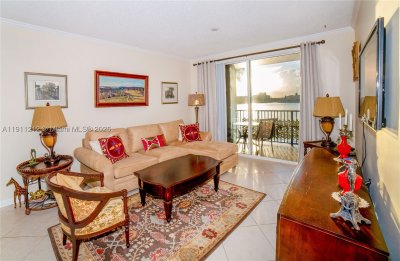 Comprar apartamento en Porto Bellagio 2207
