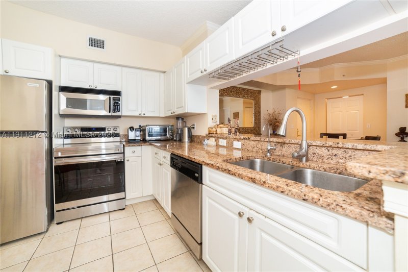 Condo for sale at Porto Bellagio 2207