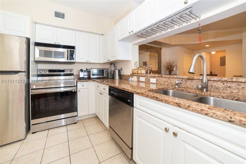 Condo for sale at Porto Bellagio 2207
