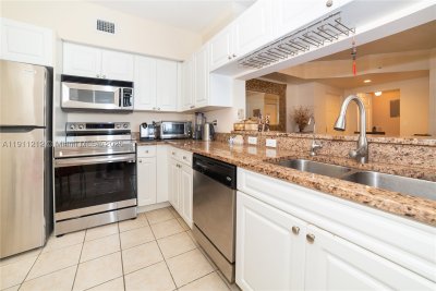 Comprar apartamento en Porto Bellagio 2207