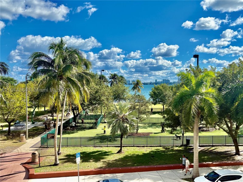 Condo for sale at 1800 Club 306