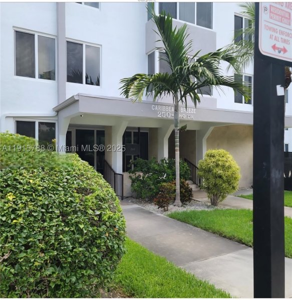Condo for sale at Caribbean Breeze 510