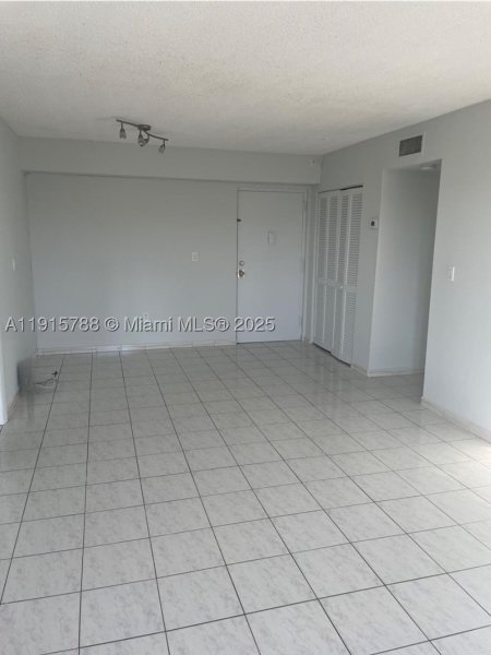Condo for sale at Caribbean Breeze 510