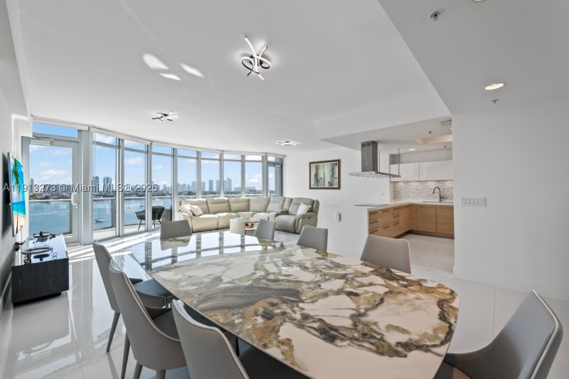 Comprar apartamento en Marina Palms Yacht Club 811