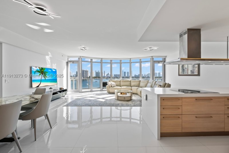 Comprar apartamento en Marina Palms Yacht Club 811