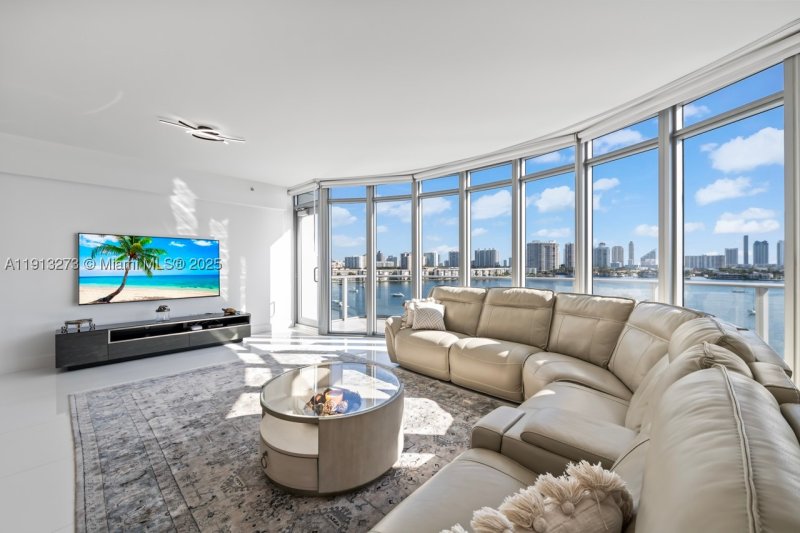 Comprar apartamento en Marina Palms Yacht Club 811