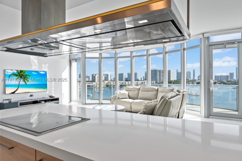 Comprar apartamento en Marina Palms Yacht Club 811