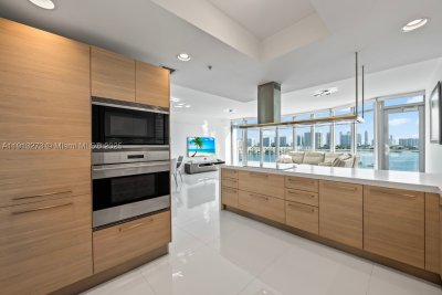 Comprar apartamento en Marina Palms Yacht Club 811