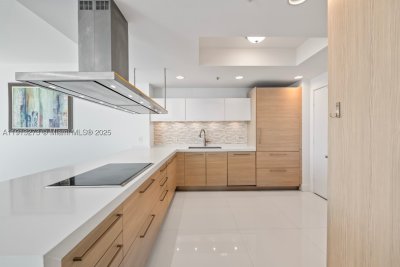 Comprar apartamento en Marina Palms Yacht Club 811