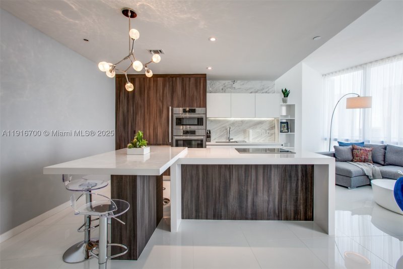 Condo for sale at Paramount Miami WorldCenter 1810