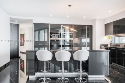 Comprar apartamento no Porsche Design Tower 3505
