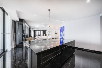 Comprar apartamento no Porsche Design Tower 3505