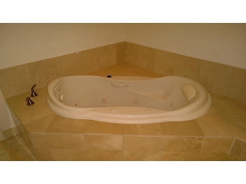 Apartment for rent at One Fifty One at Biscayne 1608