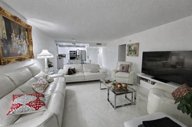 Condo for sale at Olympus Condo 403