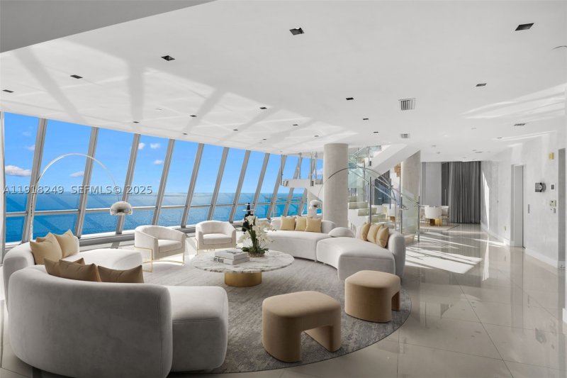 Condo for sale at Jade Ocean 4806