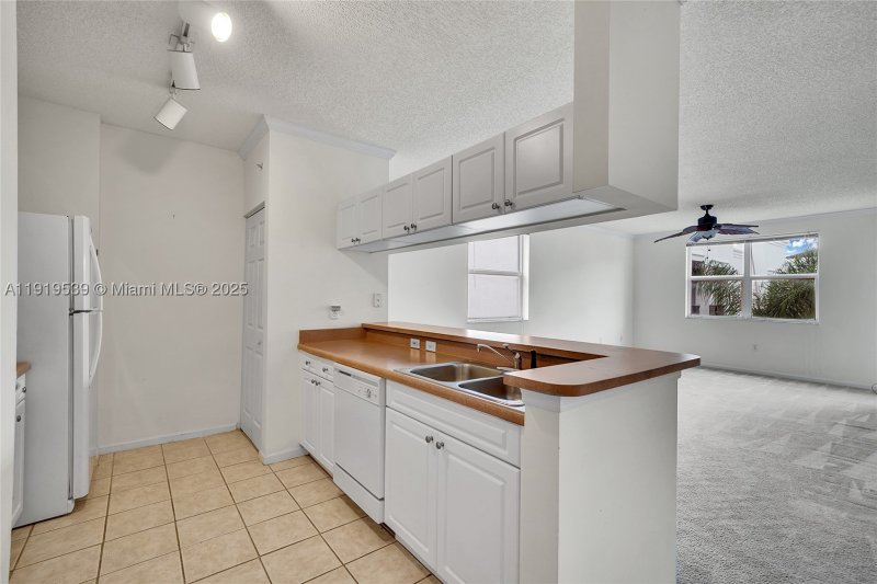 Condo for sale at Porto Bellagio 3612