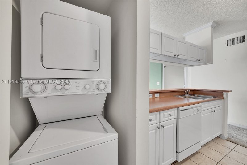 Condo for sale at Porto Bellagio 3612