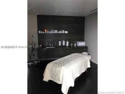 Comprar apartamento no Porsche Design Tower 4804