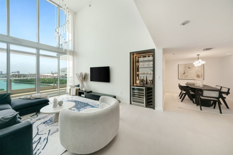 Apartment for rent at 900 Biscayne 905
