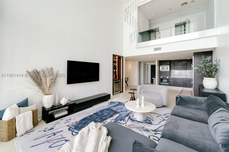 Apartment for rent at 900 Biscayne 905