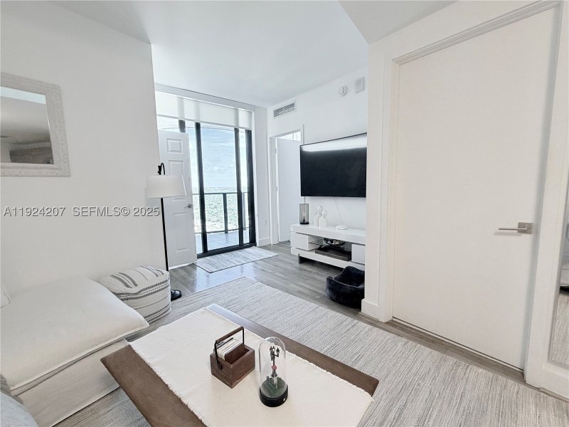 Apartment for rent at Hyde Midtown 3014