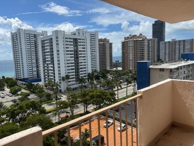 Condo for sale at Prince George 11N
